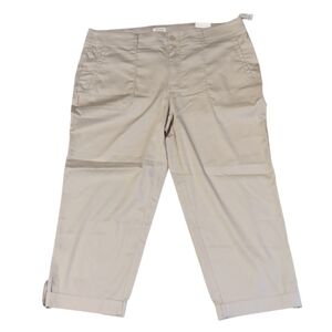 WESTPORT WOMEN'S SIZE 16W KHAKI CHINO CAPRIS.
